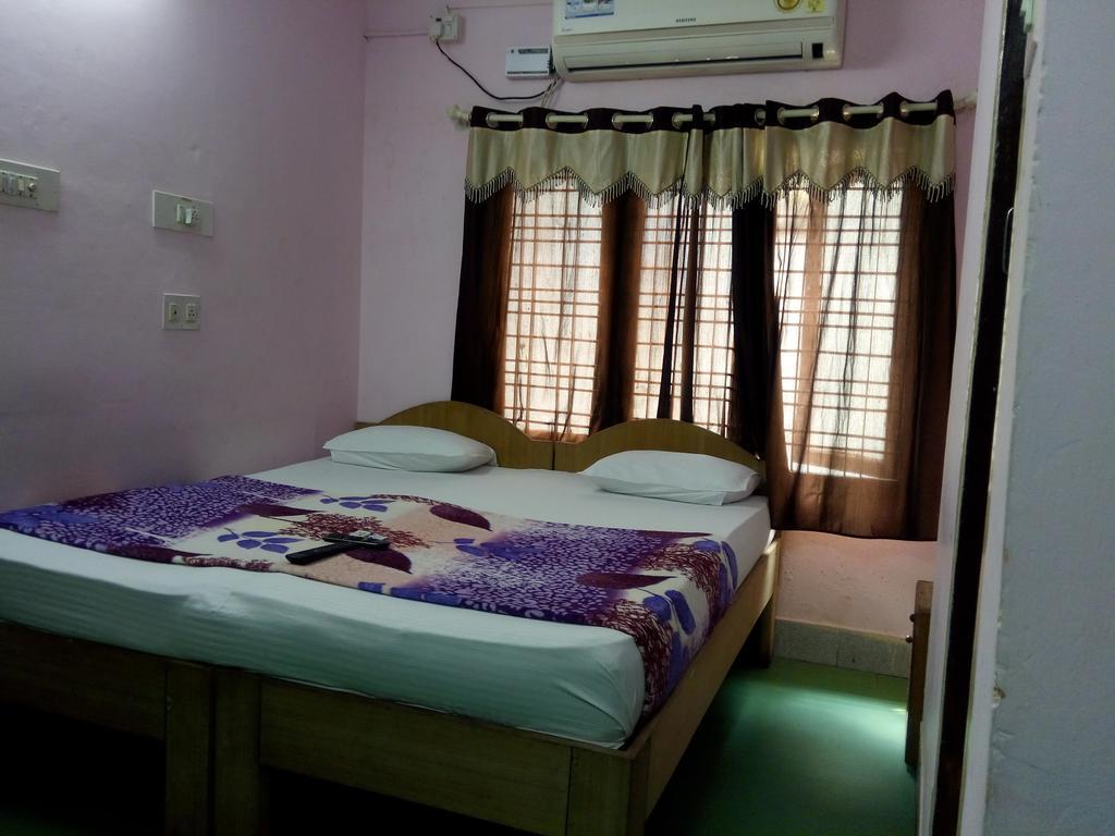 Elegant Guest House Bangalore Værelse billede